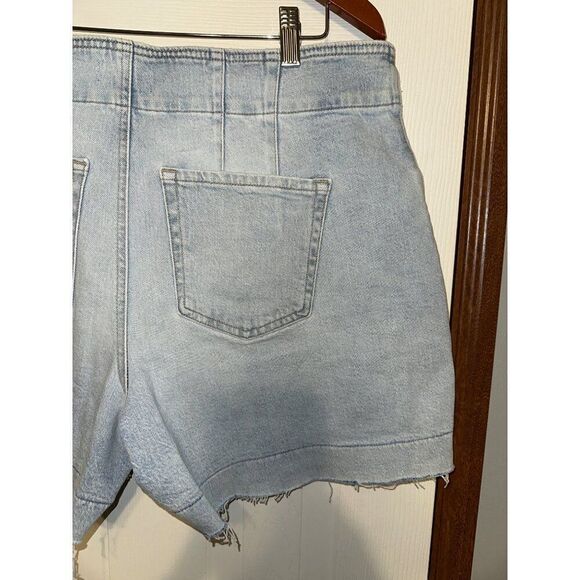 NWT m jeans by maurices™ Curvy Sculptress High Rise A Line 3.5in Short Size 16w - Picture 7 of 13